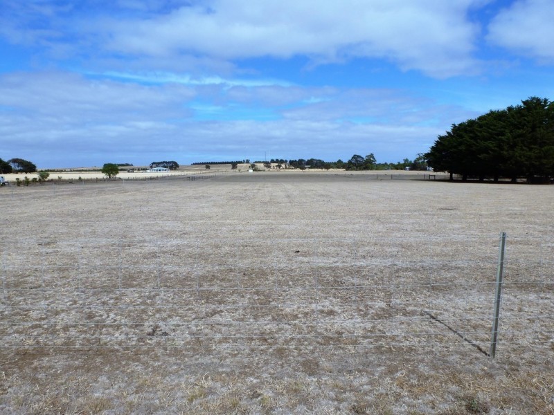 0 Corner Murray Road and Glenelg Highway, Lake Bolac VIC 3351