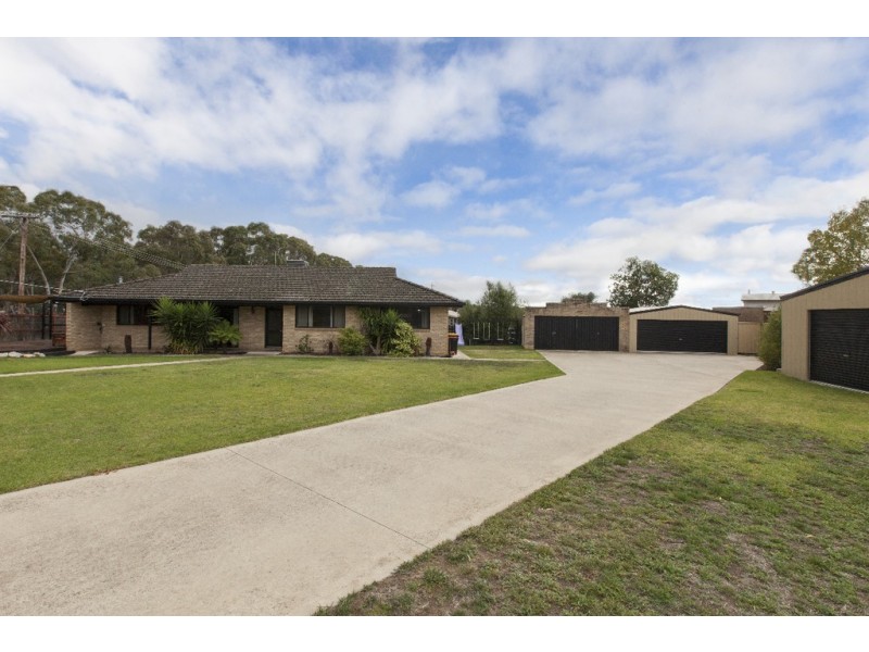 17 Kneebone Street, Ararat VIC 3377
