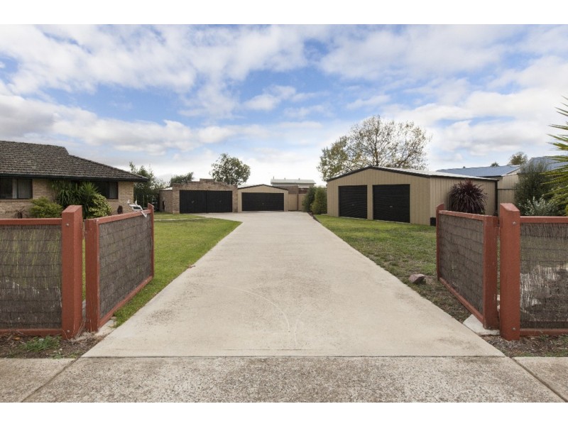 17 Kneebone Street, Ararat VIC 3377