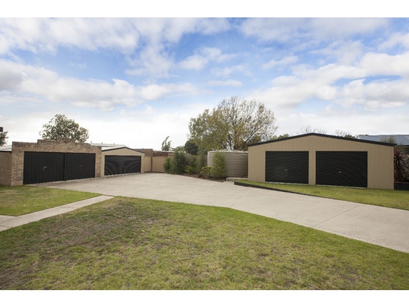17 Kneebone Street, Ararat VIC 3377