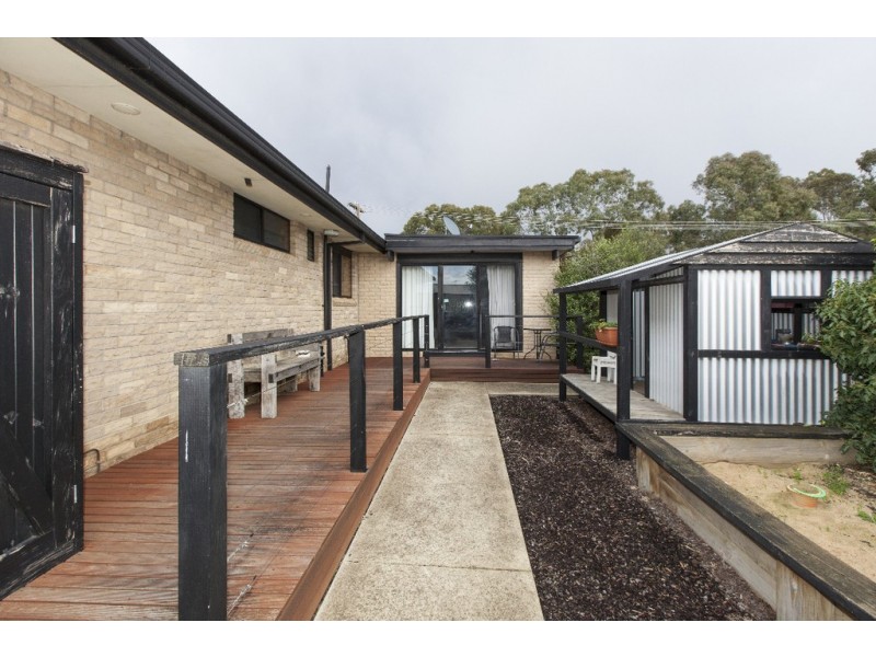 17 Kneebone Street, Ararat VIC 3377