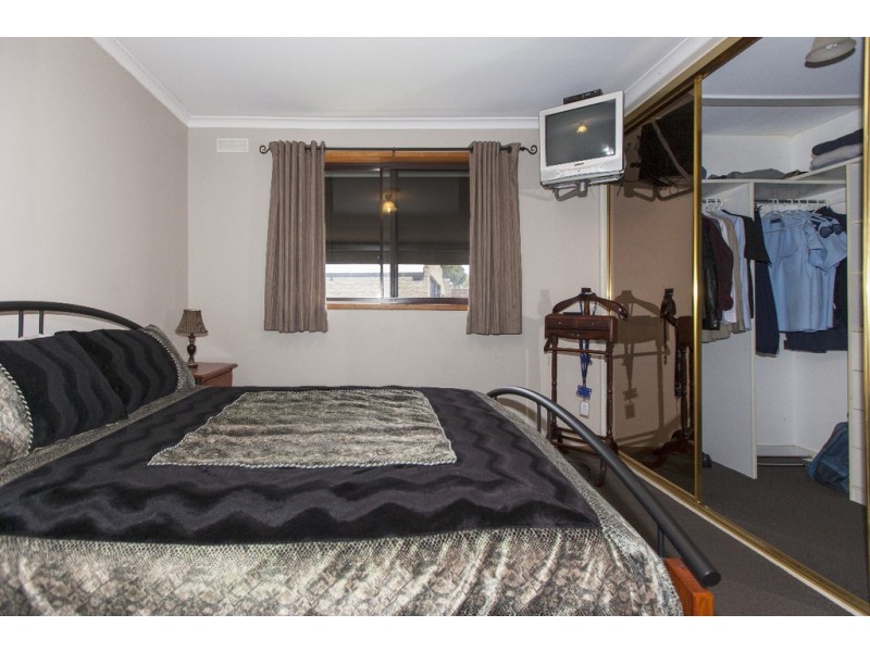 17 Kneebone Street, Ararat VIC 3377