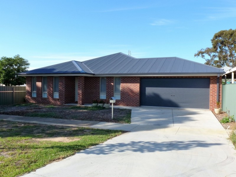 2 Flattely Street, Ararat VIC 3377