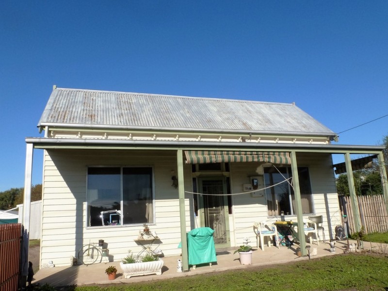 42 McLellan Street, Ararat VIC 3377