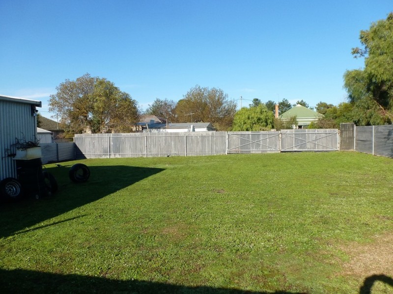 42 McLellan Street, Ararat VIC 3377