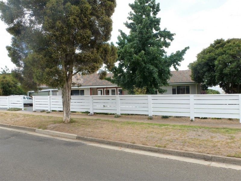 60 Banfield Street, Ararat VIC 3377