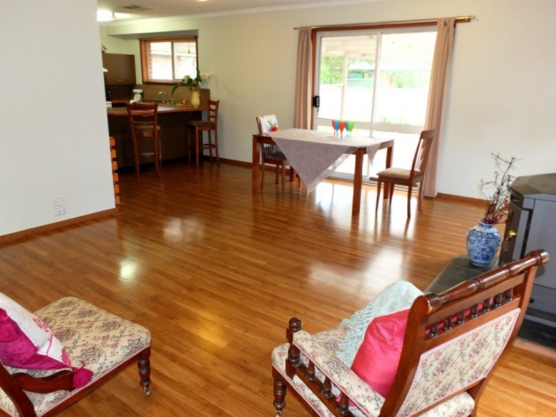 8 Dalton Street, Avoca VIC 3467