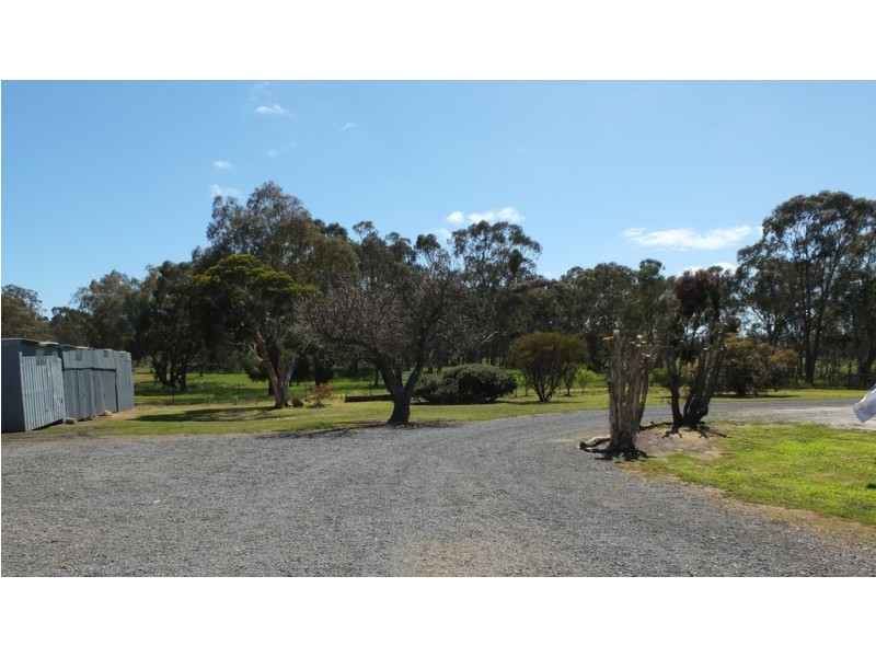 13 Pimms Road, Redbank VIC 3477