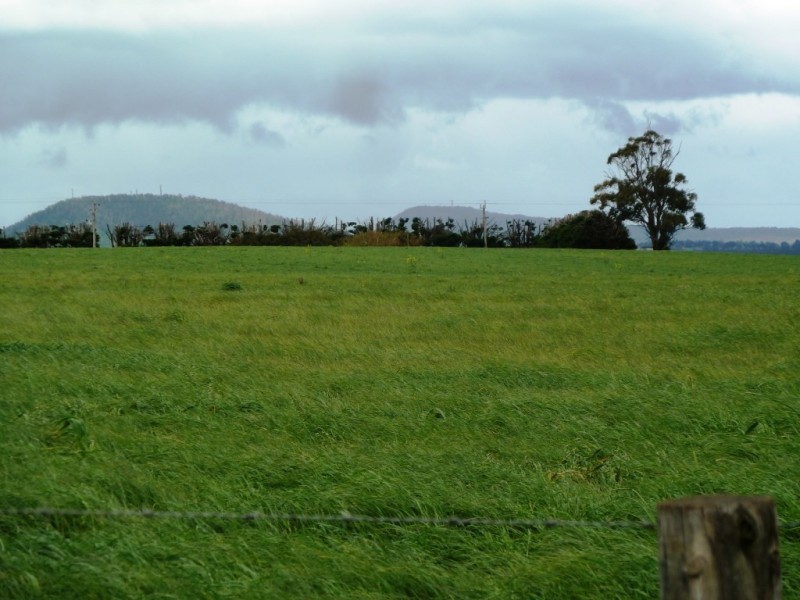 - Bungaree-Ballarat Road, Clarkes Hill VIC 3352