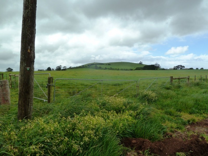 - Bungaree-Ballarat Road, Clarkes Hill VIC 3352