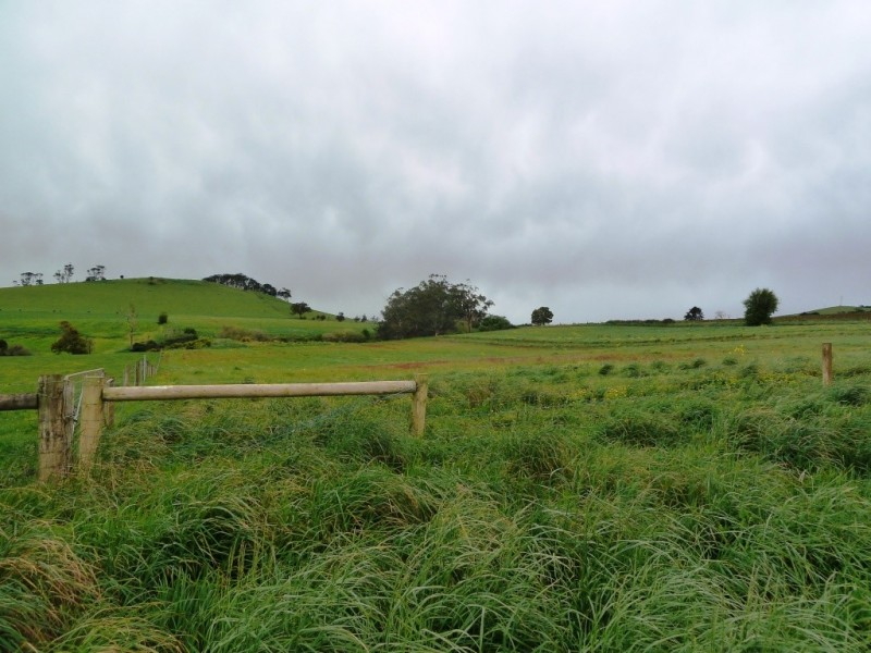 - Bungaree-Ballarat Road, Clarkes Hill VIC 3352