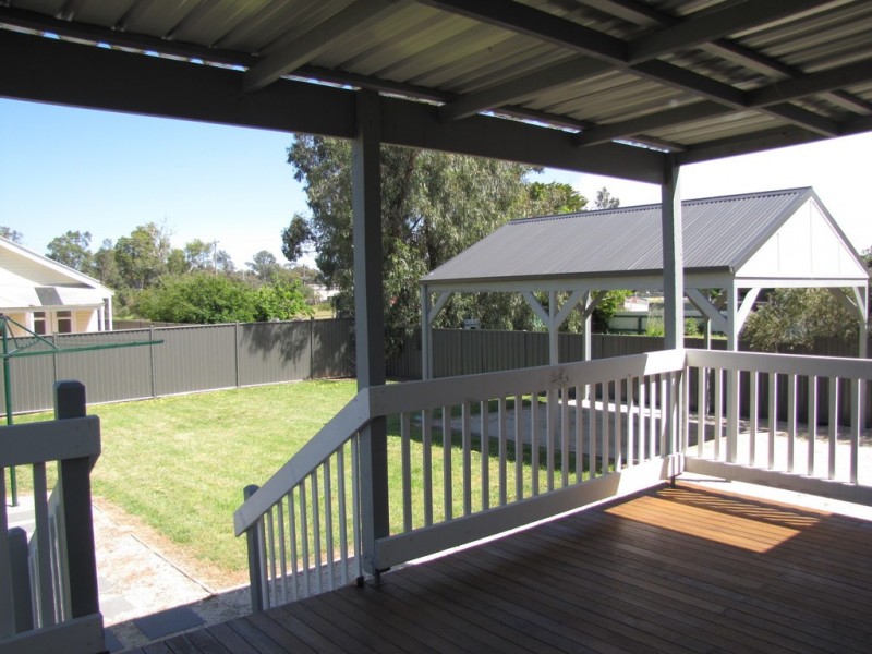 37 Faraday Street, Avoca VIC 3467