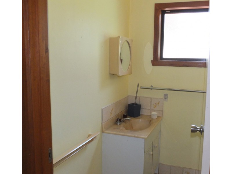 19 Ennis, Amphitheatre VIC 3468