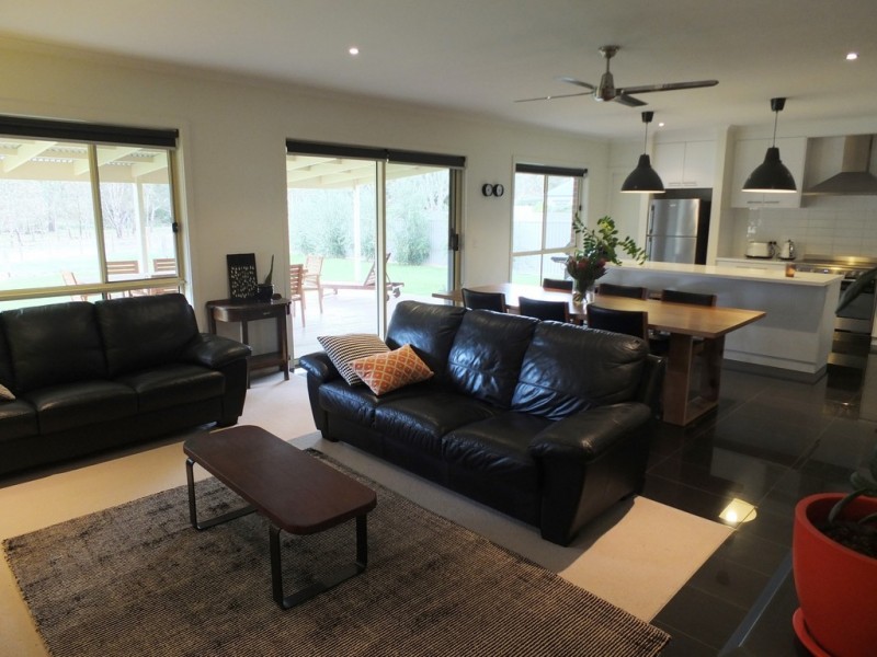 10 Faraday St, Avoca VIC 3467