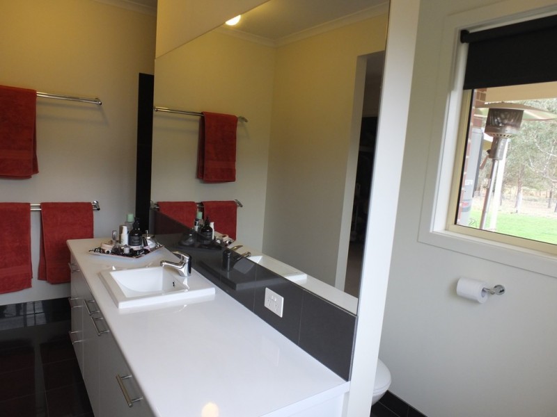 10 Faraday St, Avoca VIC 3467