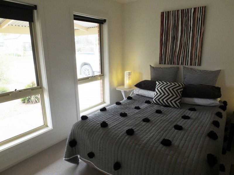 10 Faraday St, Avoca VIC 3467