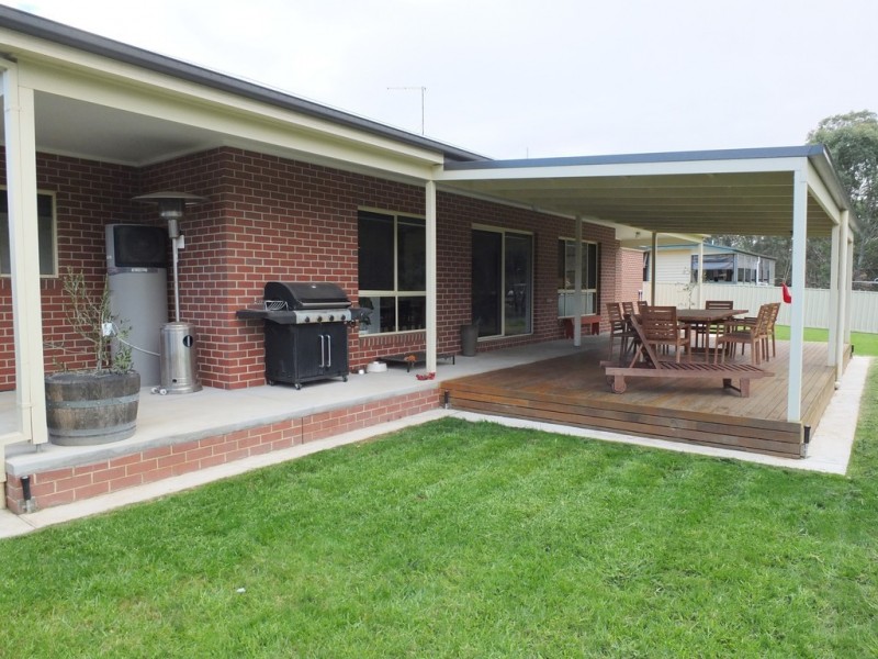 10 Faraday St, Avoca VIC 3467