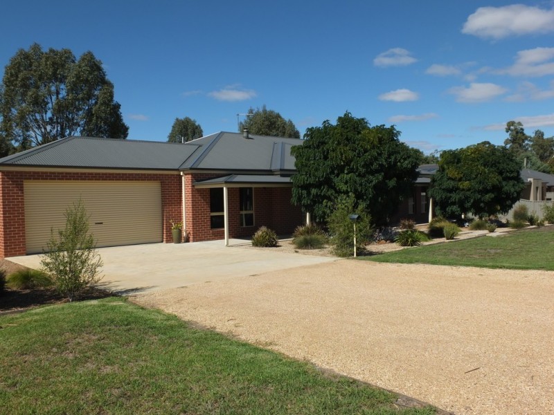 10 Faraday St, Avoca VIC 3467