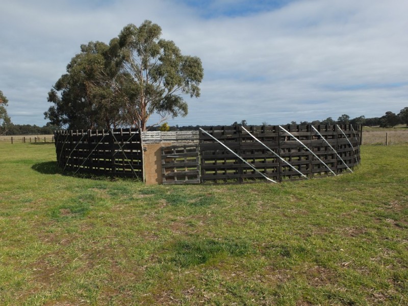 54 Belfast Road, Carisbrook VIC 3464