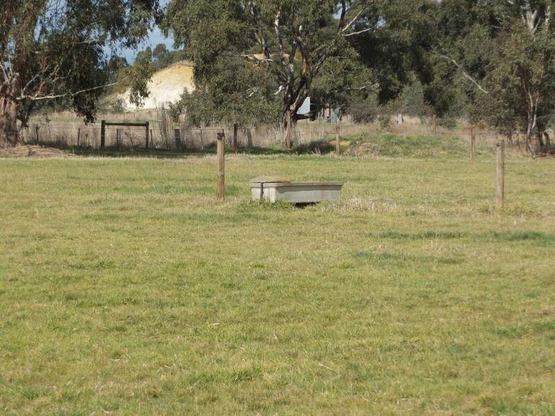 54 Belfast Road, Carisbrook VIC 3464