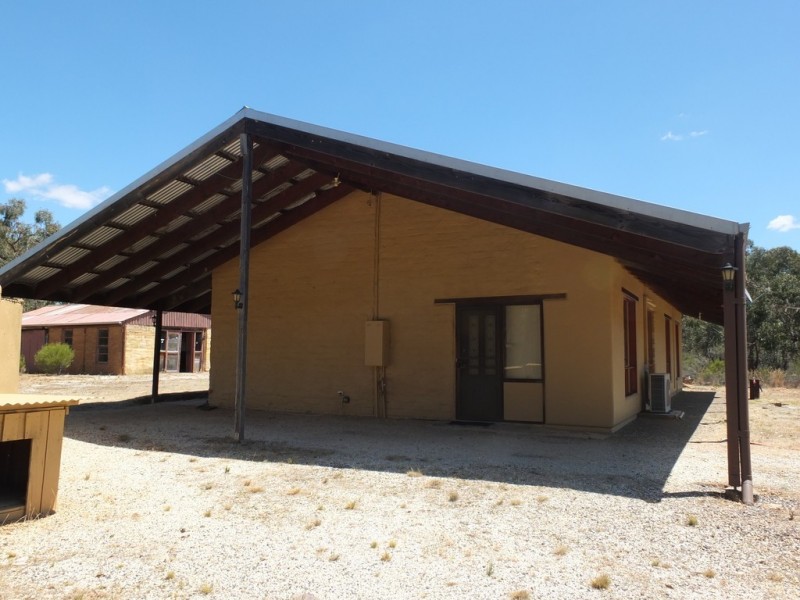 484 Caralulup Road, Lamplough VIC 3352