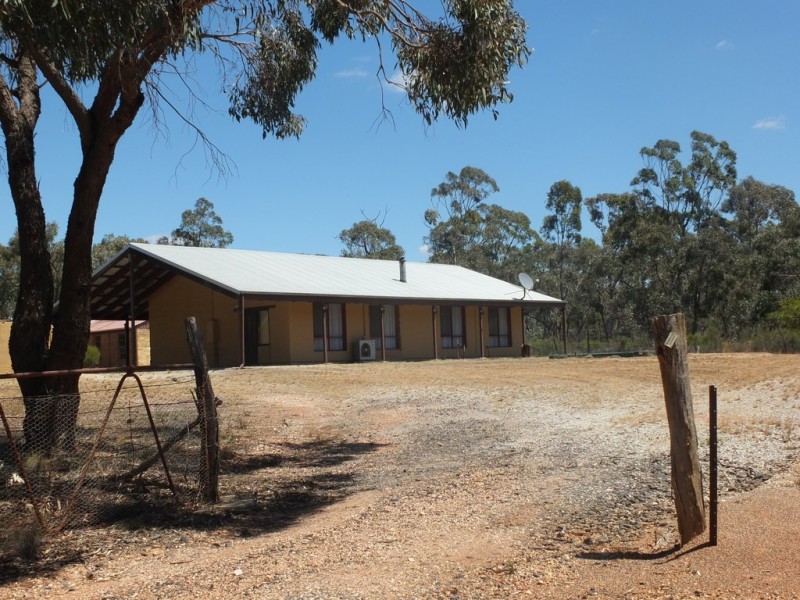 484 Caralulup Road, Lamplough VIC 3352