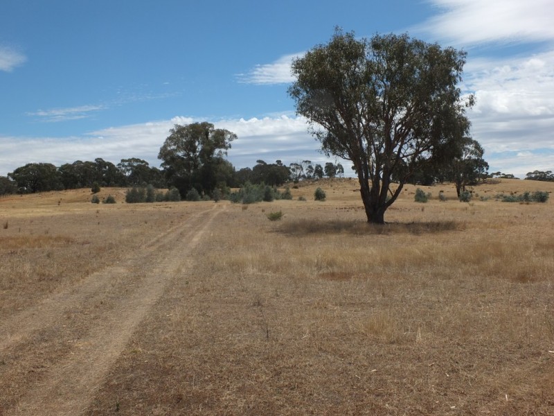 Lots 1,2,3,4, and CA’s 3A,20A,20C and 20F Moyreisk-Redbank Road, Redbank VIC 3477