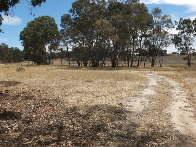 Lots 1,2,3,4, and CA’s 3A,20A,20C and 20F Moyreisk-Redbank Road, Redbank VIC 3477