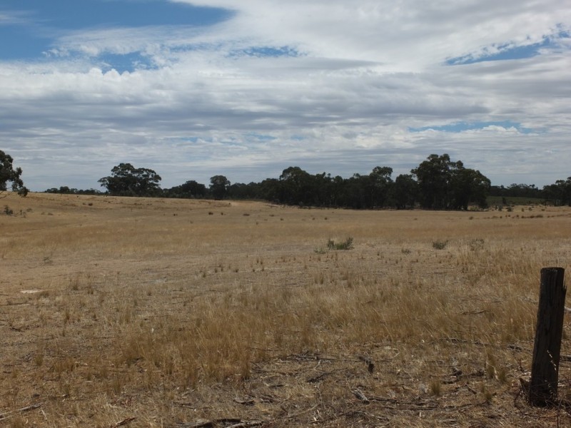 Lots 1,2,3,4, and CA’s 3A,20A,20C and 20F Moyreisk-Redbank Road, Redbank VIC 3477