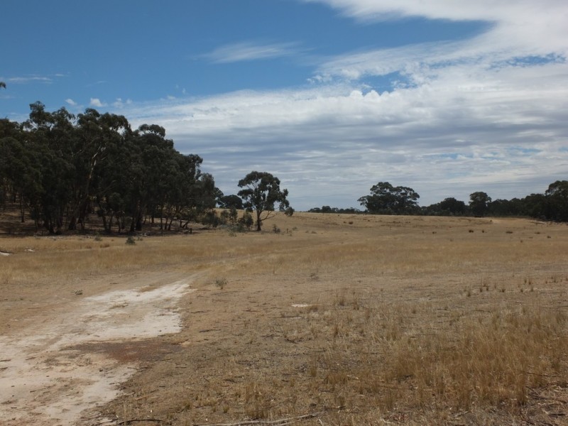 Lots 1,2,3,4, and CA’s 3A,20A,20C and 20F Moyreisk-Redbank Road, Redbank VIC 3477