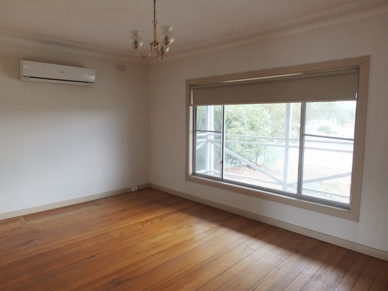 76 High Street, Avoca VIC 3467