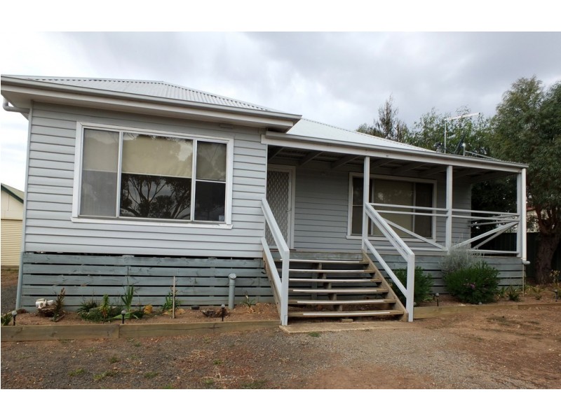 76 High Street, Avoca VIC 3467