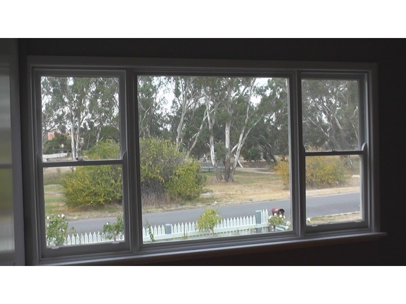 37 Faraday Street, Avoca VIC 3467