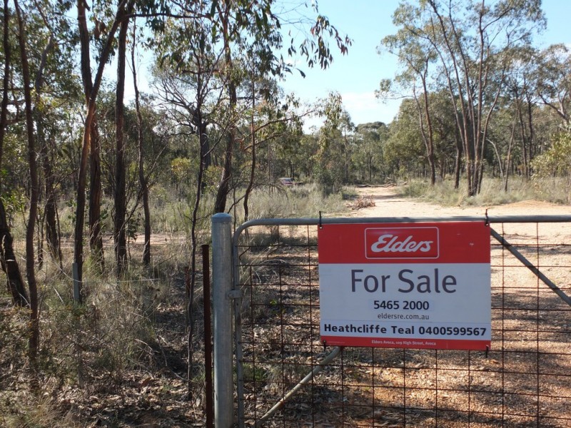 8 Coleman Road, Redbank VIC 3477