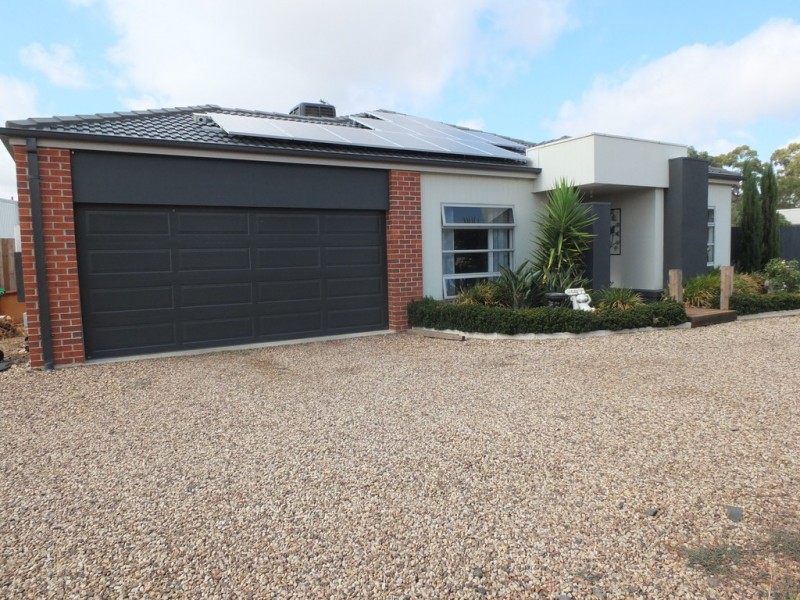 14 Summers St, Avoca VIC 3467