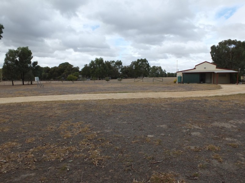 15 Pound Lane, Avoca VIC 3467