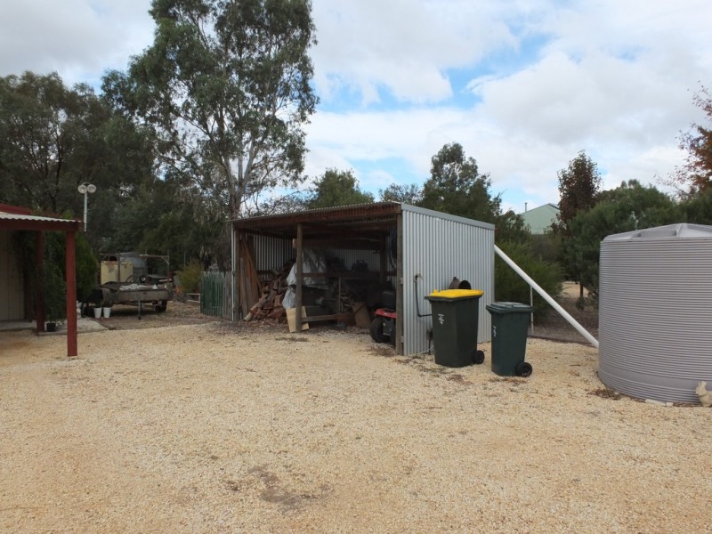 15 Pound Lane, Avoca VIC 3467