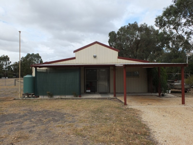 15 Pound Lane, Avoca VIC 3467