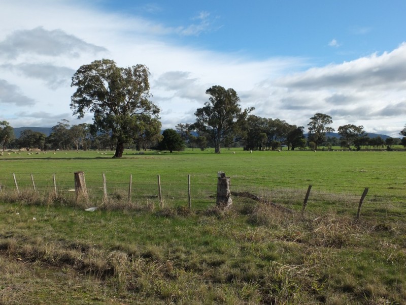 CA87,105,105A Part 3 Dawsons Rd, Avoca VIC 3467