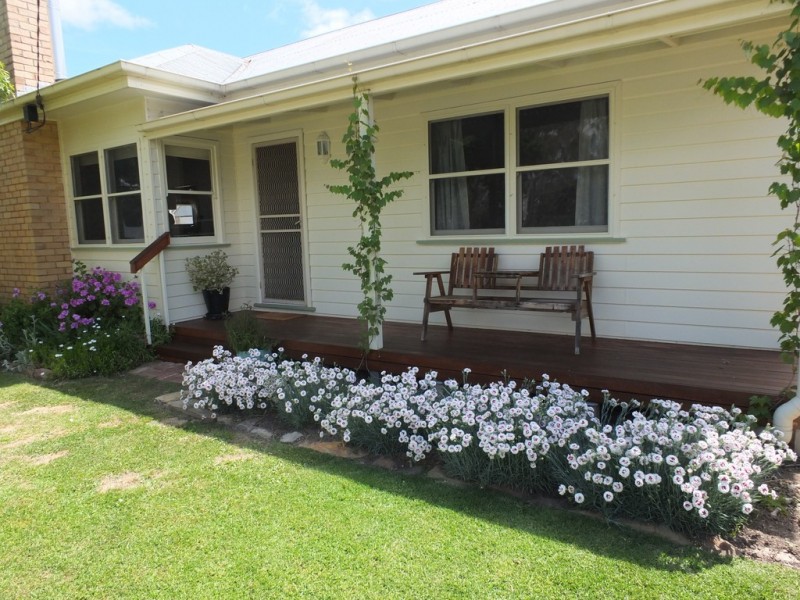 29 Faraday St, Avoca VIC 3467