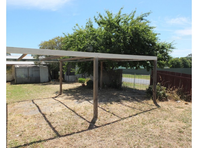 43 Faraday St, Avoca VIC 3467