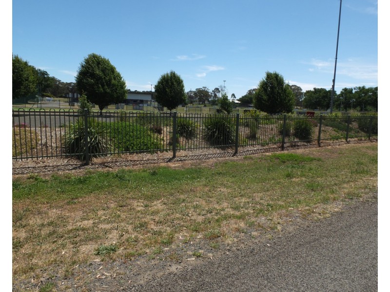 43 Faraday St, Avoca VIC 3467