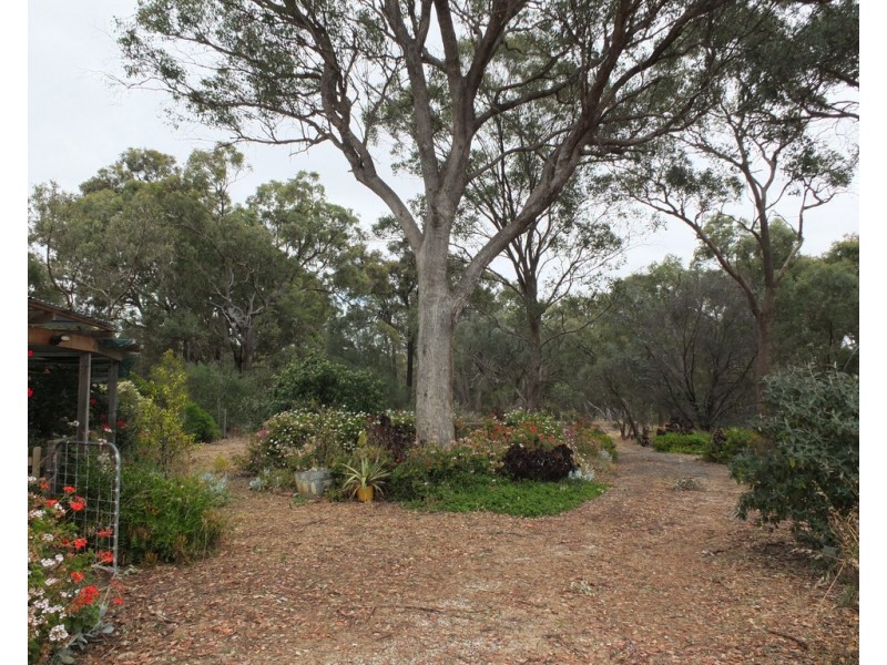 5598 Stawell-Avoca Road,, Moonambel VIC 3478