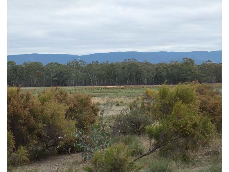 CA 1A and 5, 122 Redpath Road, Avoca VIC 3467