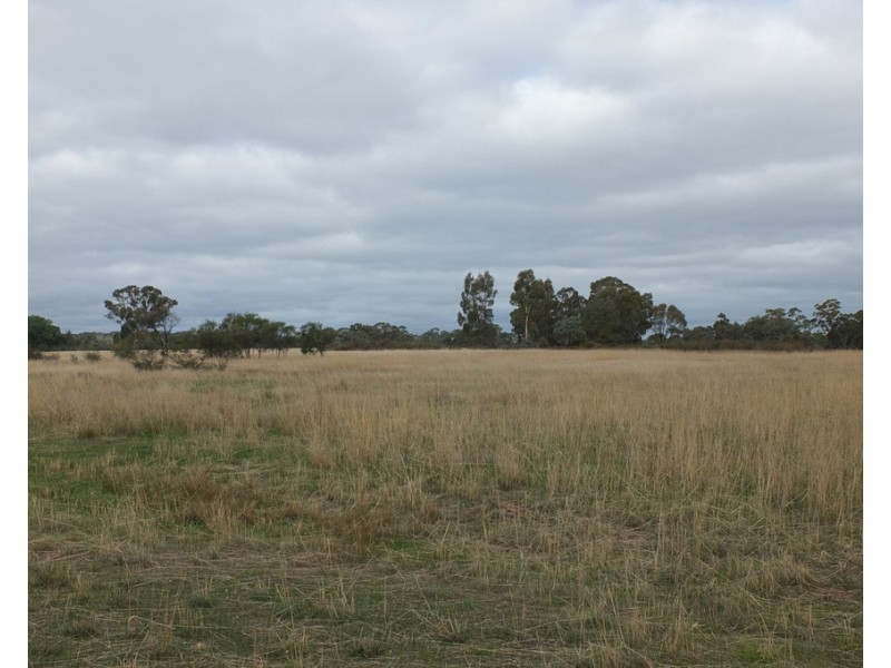 CA 1A and 5, 122 Redpath Road, Avoca VIC 3467