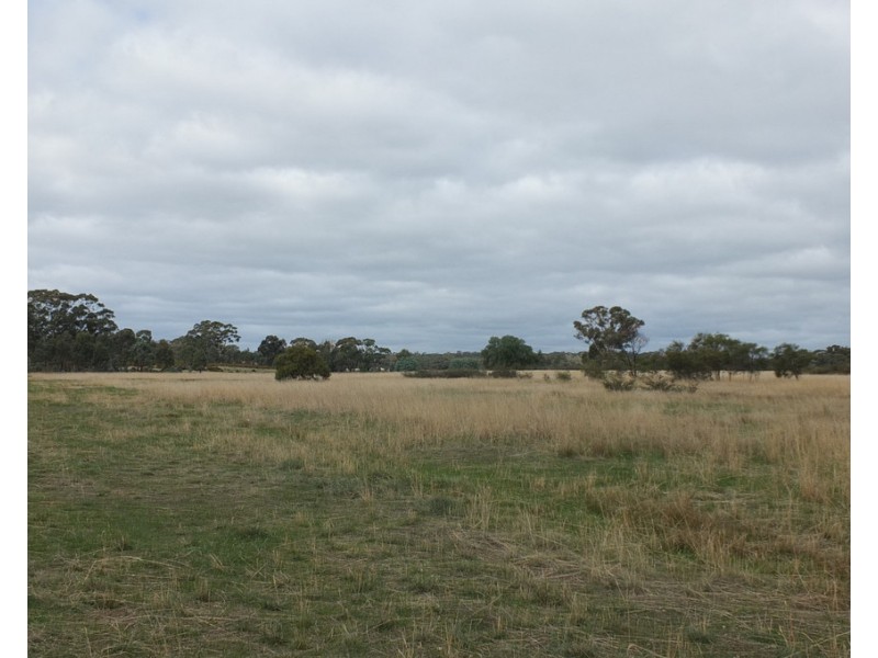 CA 1A and 5, 122 Redpath Road, Avoca VIC 3467