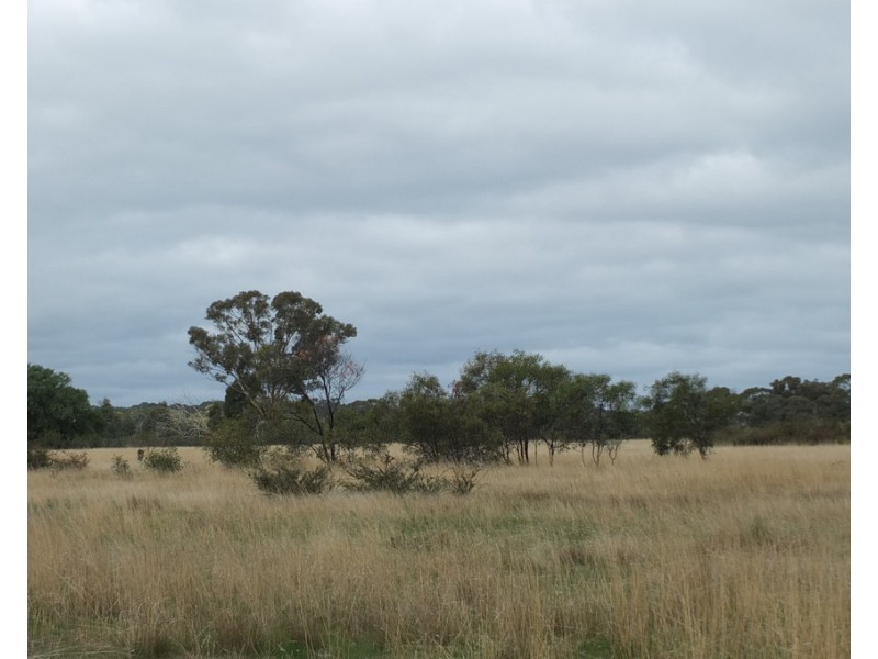 CA 1A and 5, 122 Redpath Road, Avoca VIC 3467