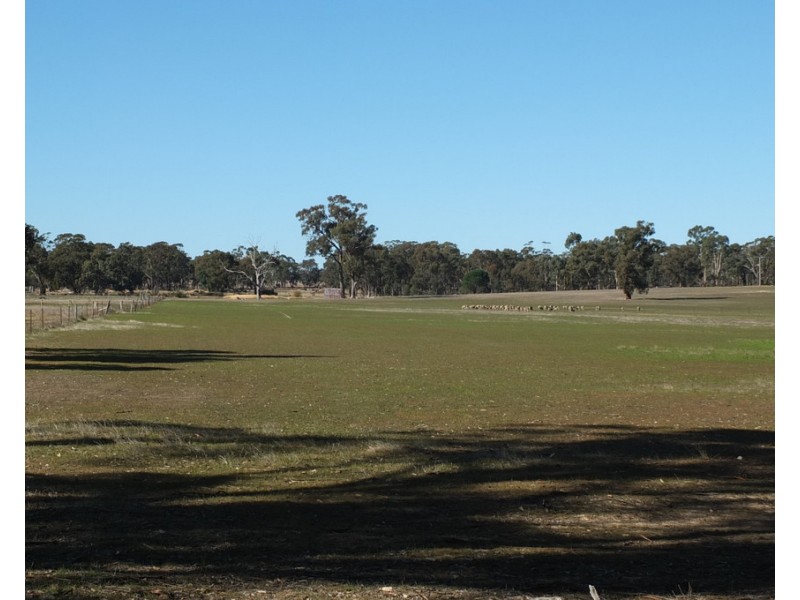 Lot 4 Sunraysia Highway, Avoca VIC 3467