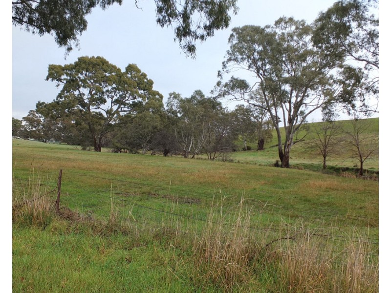 CA1A and CA164 McDonalds Road,, Amphitheatre VIC 3468