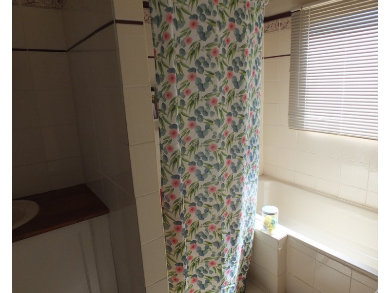 24 North St, Avoca VIC 3467